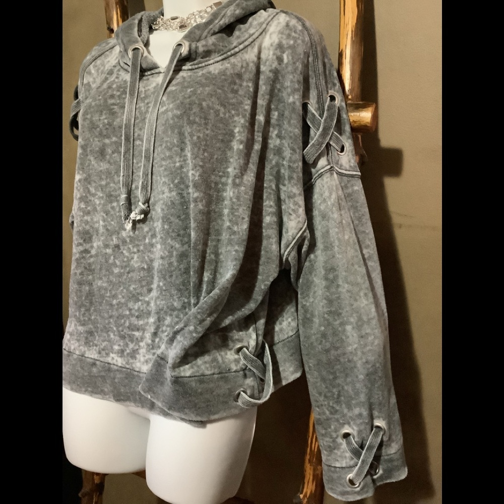 287 Gray faded sweatshirt NWOT